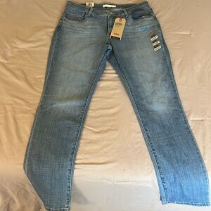 Levi’s Classic Mid Rise Skinny Jeans Hypersoft
